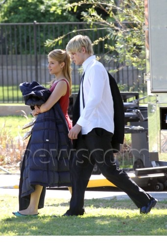 allgolden:  fyeahgleecast:  Andddd I once again love rachberry.  yay! Dianna! Chord!