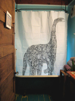 Adeandabet:  Bunch:  If Loving Luke Ramsey’s Brontosaurus Shower Curtain Is Wrong,