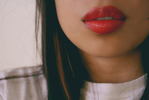 philjayr:  I want someone with red lipstick to kiss me on my neck. 