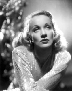 lucynic83:  Marlene Dietrich 