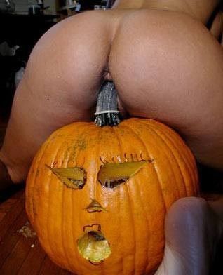 out-there-porn:  sexisfunny:  (via thefunnysideofsex)   .