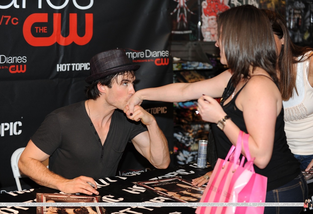 fuckyeahiansomerhalder:  TVD Cast Hot Topic Tour; Miami, FL - (10.23.10) 