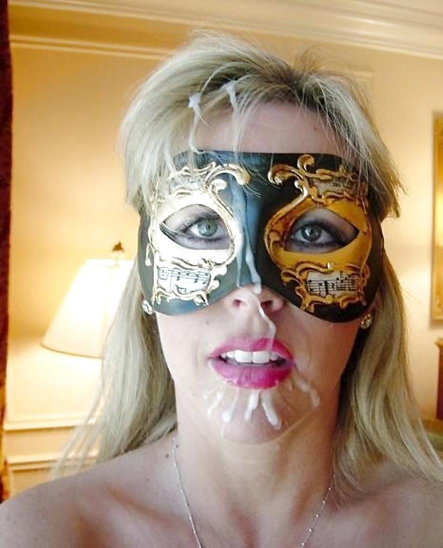 happy halloween! blowsuckjerkcumpics:  Holy shit Batman, she told me she was not