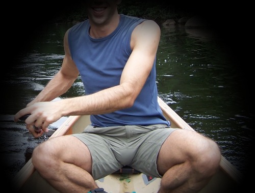 Hot diggity damn, look at that scrumptious bulge.
