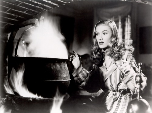 Veronica Lake as Jennifer in I Married a Witch (1942)