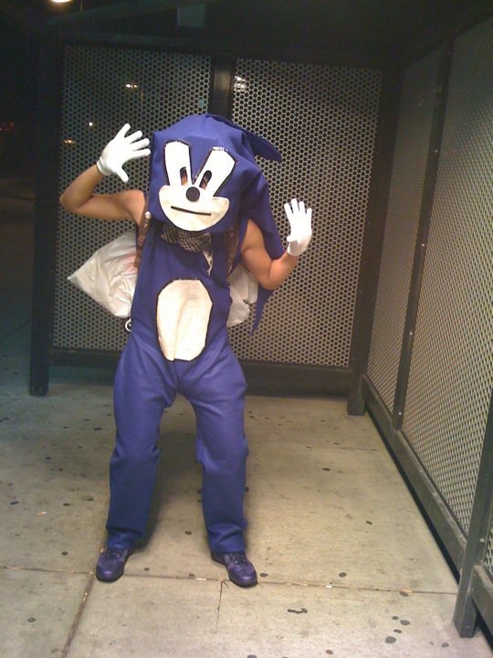 hellyeahsonickicksass:  robertlange:  My nephew Aaron made his costume this year.