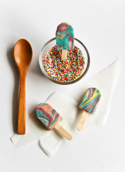 rednotion:  boyfriendreplacement:  Rainbow Paddle Pop Fudge  OMG PADDLE POPS I LOVE