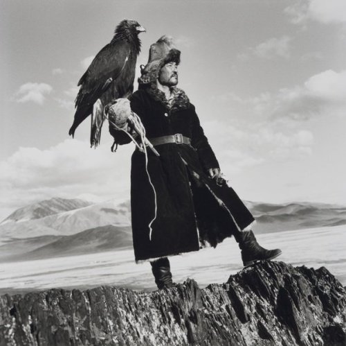 crashinglybeautiful:John Delaney - Kazakh Eagle Nomad, 2008. From hotparade: viaMy people! Falconry 