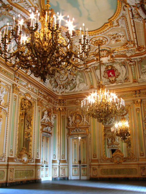 bienenkiste:  The Ballroom, Palazzo Parisio. Via archidave @ Flickr. 