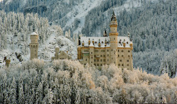 wanderingtraveller:  Neuschwanstein Castle,