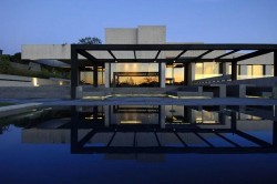 cabbagerose:  Concrete House in Madrid by