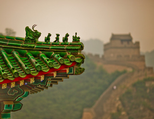 -cityoflove:Great Wall of China2109. Guardians of the Great Wall. Keeping watch atop a green roo