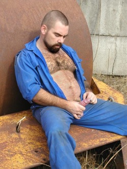 hotworkingmen:  Follow me for more @ hotworkingmen.tumblr.com