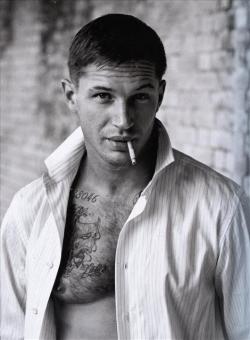 jesscollins:  tomhardyspinky:  elfauno:  daaaaaaaaaaaaaaaaaaaaaaaaamn  Bury me under your shirt, darling   Holy. Fuck.  No words.