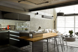 micasaessucasa:  Industrial Loft in Brazil by Diego Revollo | Design Milk 