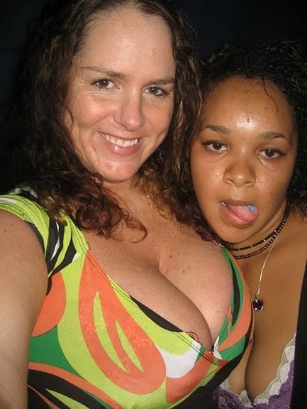 smoothieluv:  via 3.bp.blogspot.com   great tits like to meet,mmm,xxx.