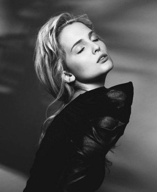 black-and-white:  Unbelievably Beautiful Portraits by Matthew Priestley   Jeszcze raz :D