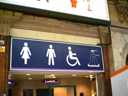 portkeytothetardis:  I guess they don’t discriminate on who can use the restrooms.  