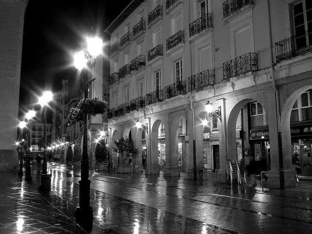 theviewlooksgood:  Calle portales.. (by javier jimenez) 
