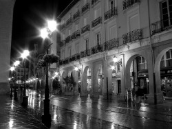 theviewlooksgood:  Calle portales.. (by javier