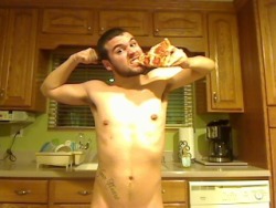 captainstevexxx:  Eating Pizza Naked FTH