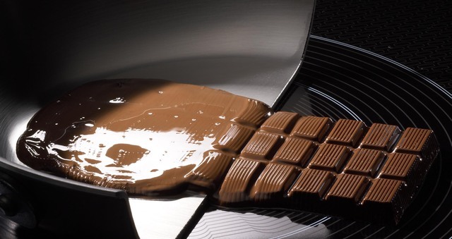 mypotterexperience:  royalxantoinettexblue:   eating chocolate does not trigger