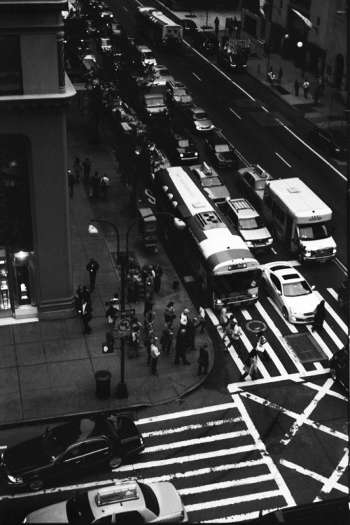 fromme-toyou:  Intersection of 57th & 5th Leica / Tri-x 400 