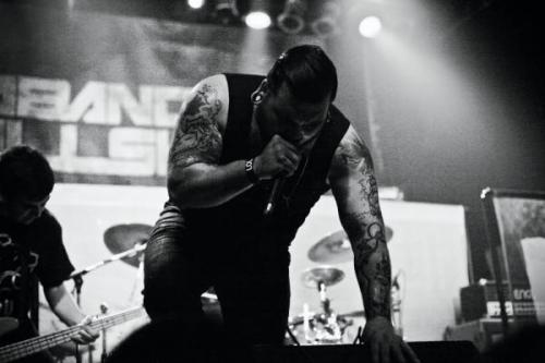 pumpumschlanger:  More Liferuiner. They’re from Toronto and the lead singer is called Jonny OC
