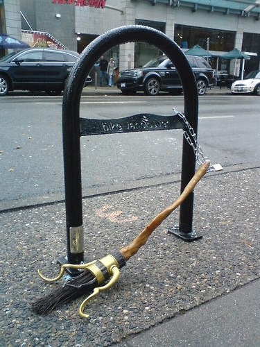 thedailywhat:  Photo of the Day: Meanwhile, in Diagon Alley downtown Vancouver. [thanks