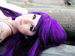 jessievz:  mas morado ._. 