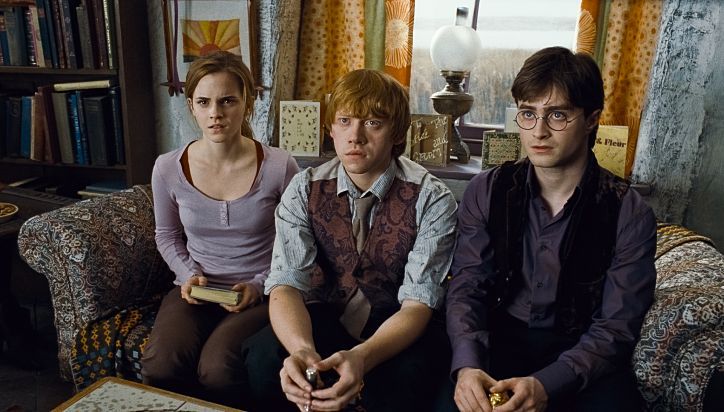 younopoo:  fuckyeahronhermione:  sorry for the spam today.  Snitch in Harry’s hand,