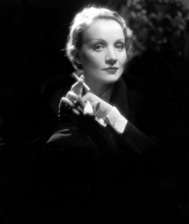 lucynic83:  Marlene Dietrich   Mój trypr nigdy nie ma jej za dużo.