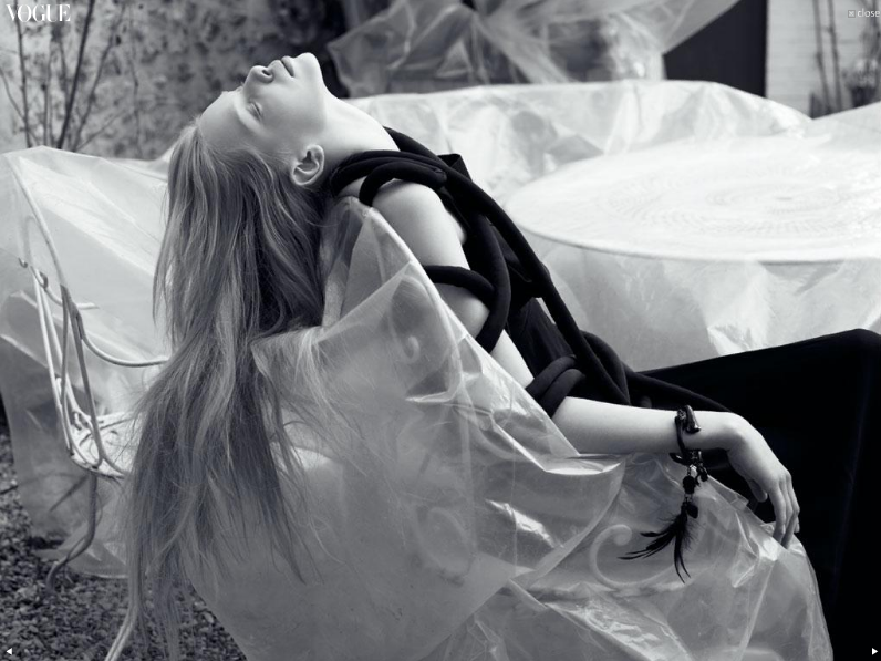 uberhaupt:  tanya dziahileva  |  ph. horst diekgerdes 