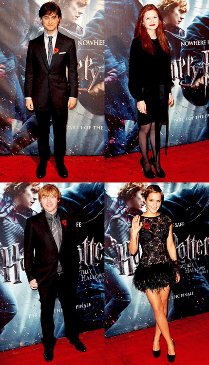 songtosaygoodbay:   Harry Potter and the Deathly Hallows World Premiere  ifjhesoitgoirjyhoikrtouiktypouty Holy Shit. 
