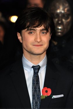 expectopatronum15:  little-snidget:  lifeintehnicolor:  homemadedarkmark:  ifollowthebutterflies:  introspec:  Deathly Hallows - Part 1 [Premiere in London]  HIS HAIR IS BEAUTIFUL  10 years and I still think he’s the coolest guy ever. &lt;3  YOU!!ME!!