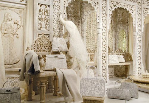 blysium:  Hermes window display   O Boże.