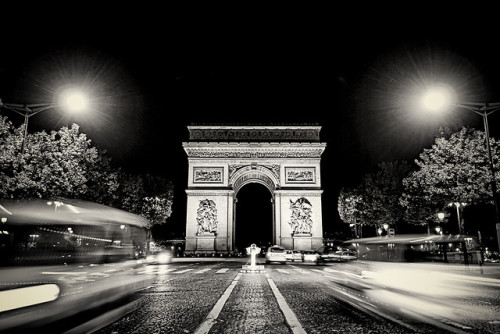 L'Arc de Triomphe, Paris, France© Allard One