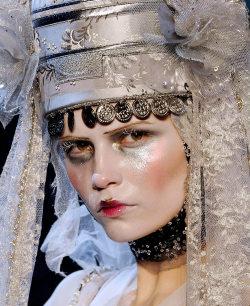 Natasha Poly At John Galliano Fall 2009