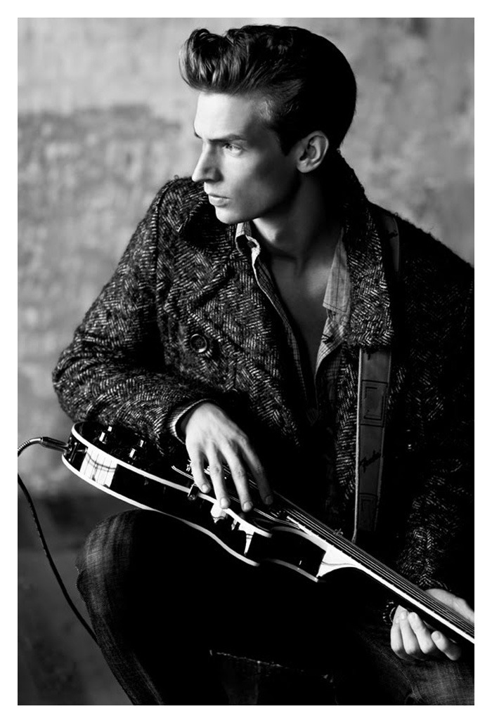 darthred:  Photo:Philipp Bierbaum @ New York Model Managment Photo:Paolo Zerbini