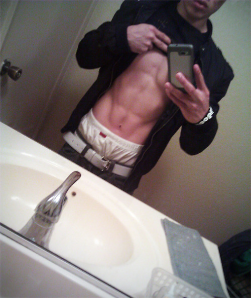j0hnnylici0us:  Topless Tuesday ;) for my future girlfriend xD  OMG! WHEN I SAW THIS, I WAS LIKE  *GASP* OH SHITT.<3