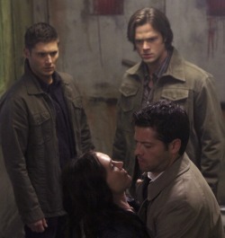 crowleykingofhell:  whitecastlecastiel:  crystalchain:  LOL @ both their faces. I’m sure 90% of the fandom will react the same.  my eyes got really big and then i started laughing so hard  Dean’s face is just like O_O….he doesn’t understand wtf