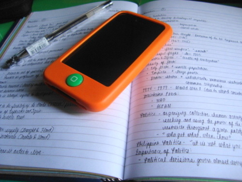 gonnashowthemican:   Yaay! Got my new casing in Iphone, GREEN&ORANGE, <3 the color =] 111710 =) 