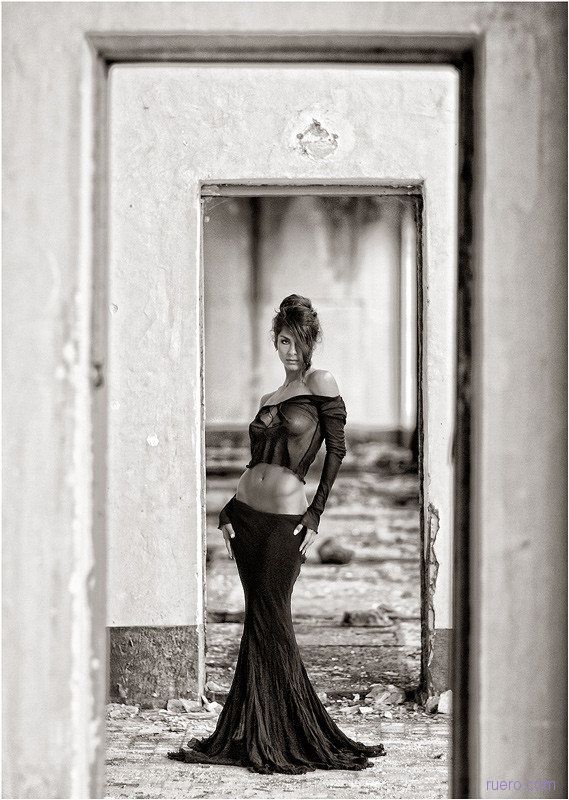 fuckyeahnakedgirls:  via i.ruero.com 