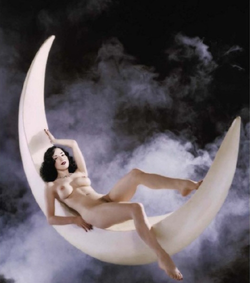 vintagegal:  rrrick:  luceplace:  G’night, my darlings  G’night Luci. I hope you don&rsq