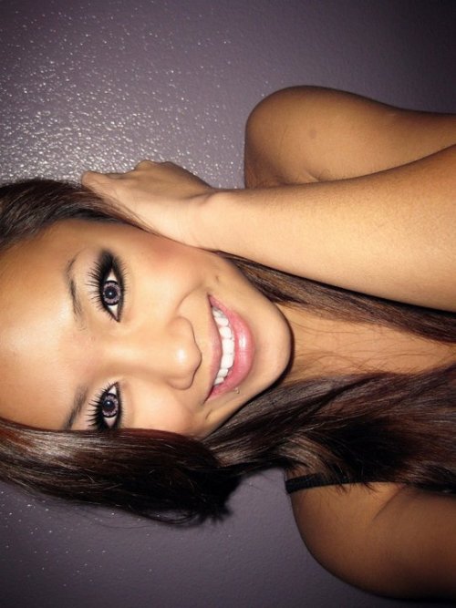 fuckyeahvietnamesecuties:  This is a very good friend of mine! You can follow her at http://ninasaechao.tumblr.com  Yay Nina! :D 