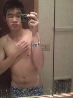 stevietee:  Half-naked me. Umm… yeaaa… I look pretty fat in this pic, but I think I look cute in this one so idc! ;)  Adorbs.