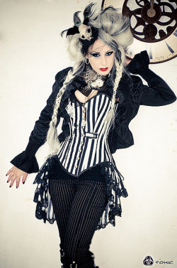 gothfashion:  Lovechild Boudoir - Carnivale