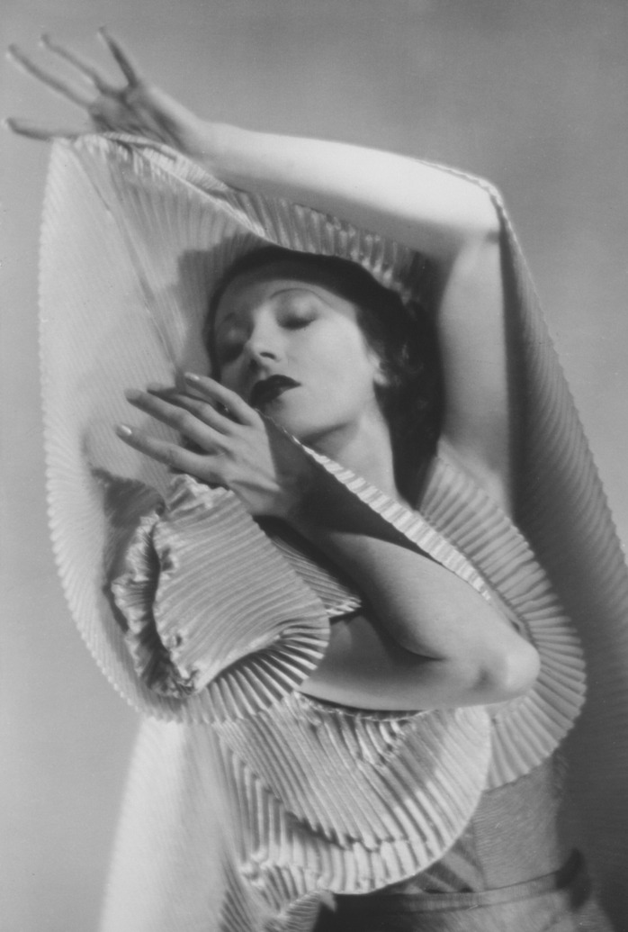 hotparade:  Franz Fiedler - Tanecnice, 1940via 