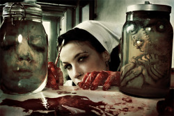 harlequinfairy:  born-in-blood:  Recreate - Heile   LOVELOVELOVE  Helllllooooo, nurse