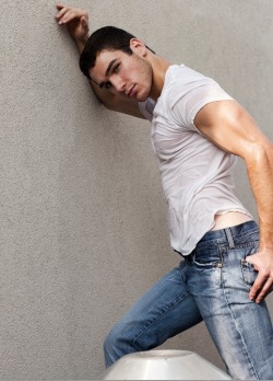 hotboysinjeans.tumblr.com post 2147484152